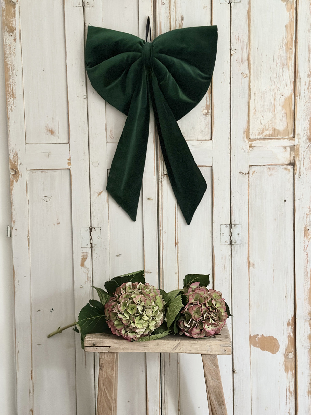Large green velvet bow