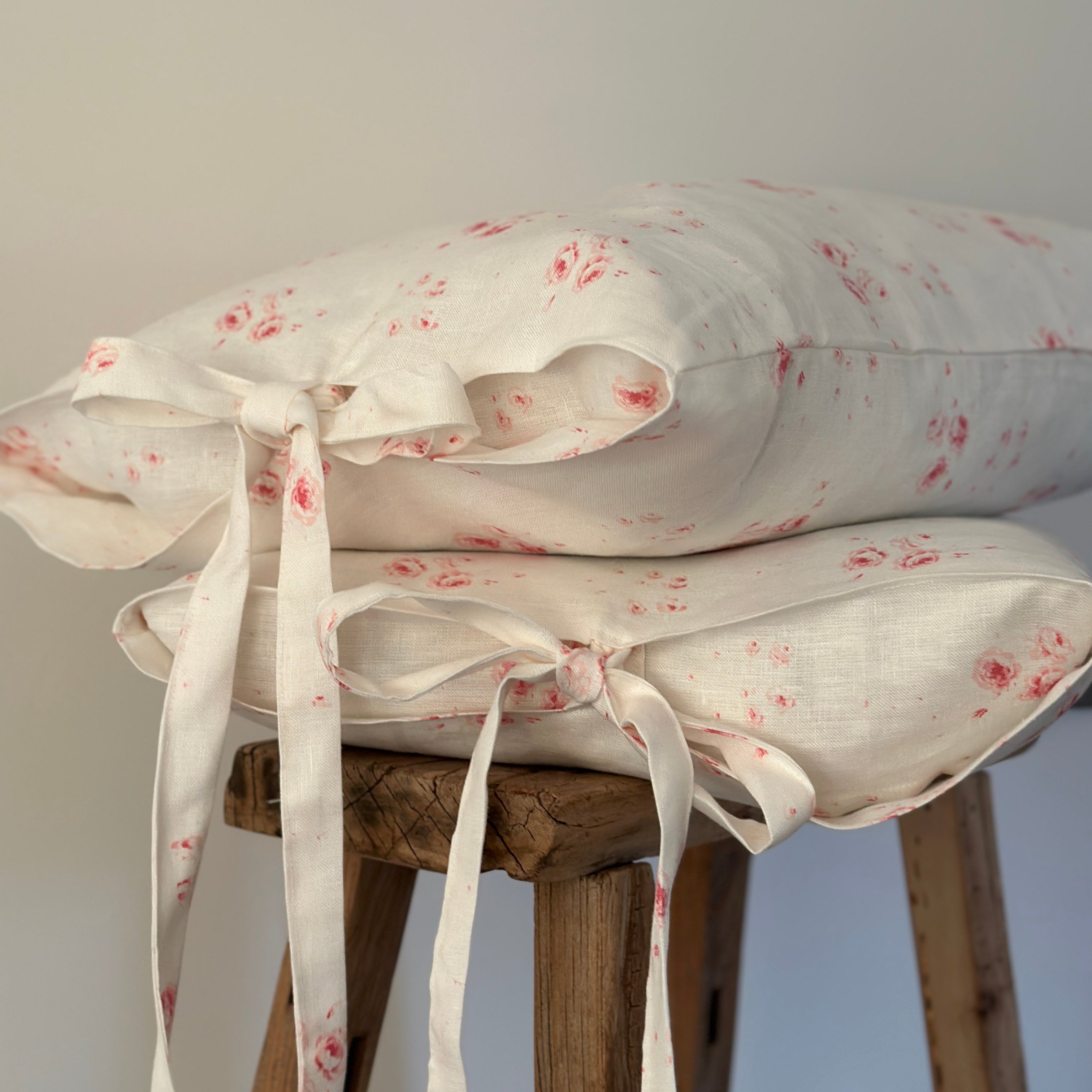 Catherine rose large oblong cushion with ties