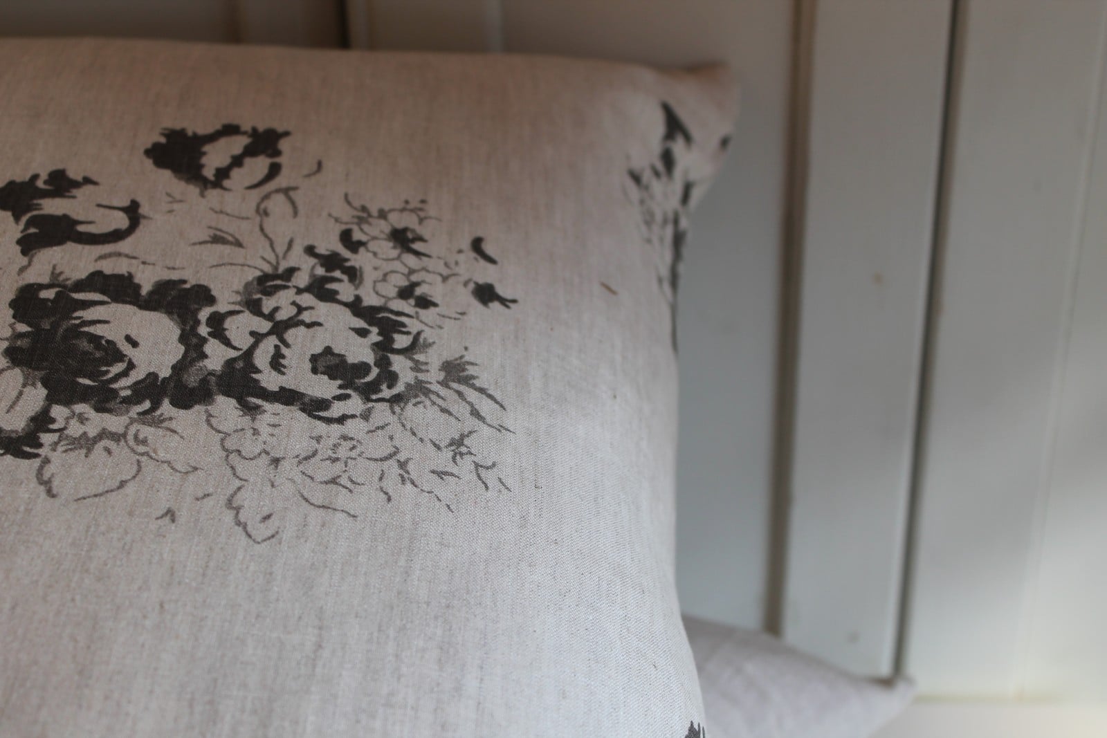 Hatley black cushion