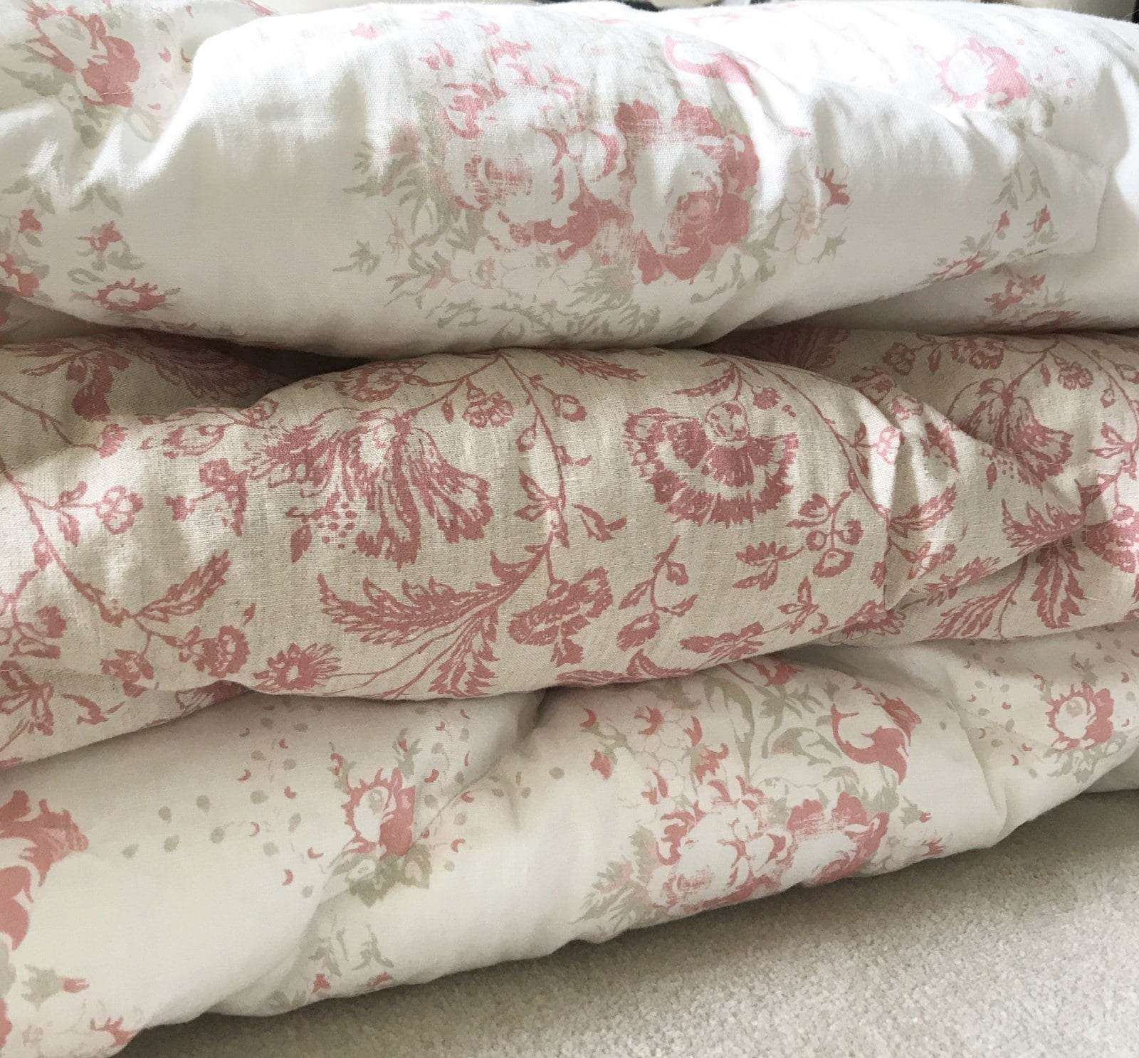 Cabbages & Roses Eiderdown single