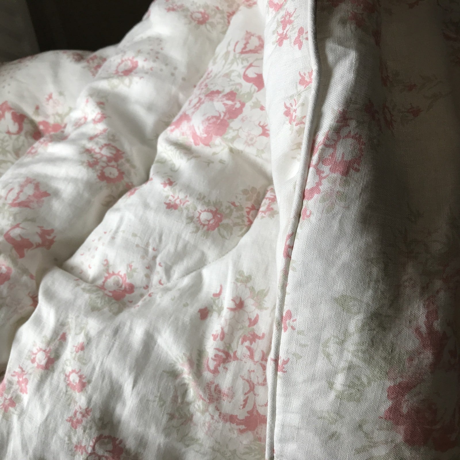 Cabbages & Roses Eiderdown single