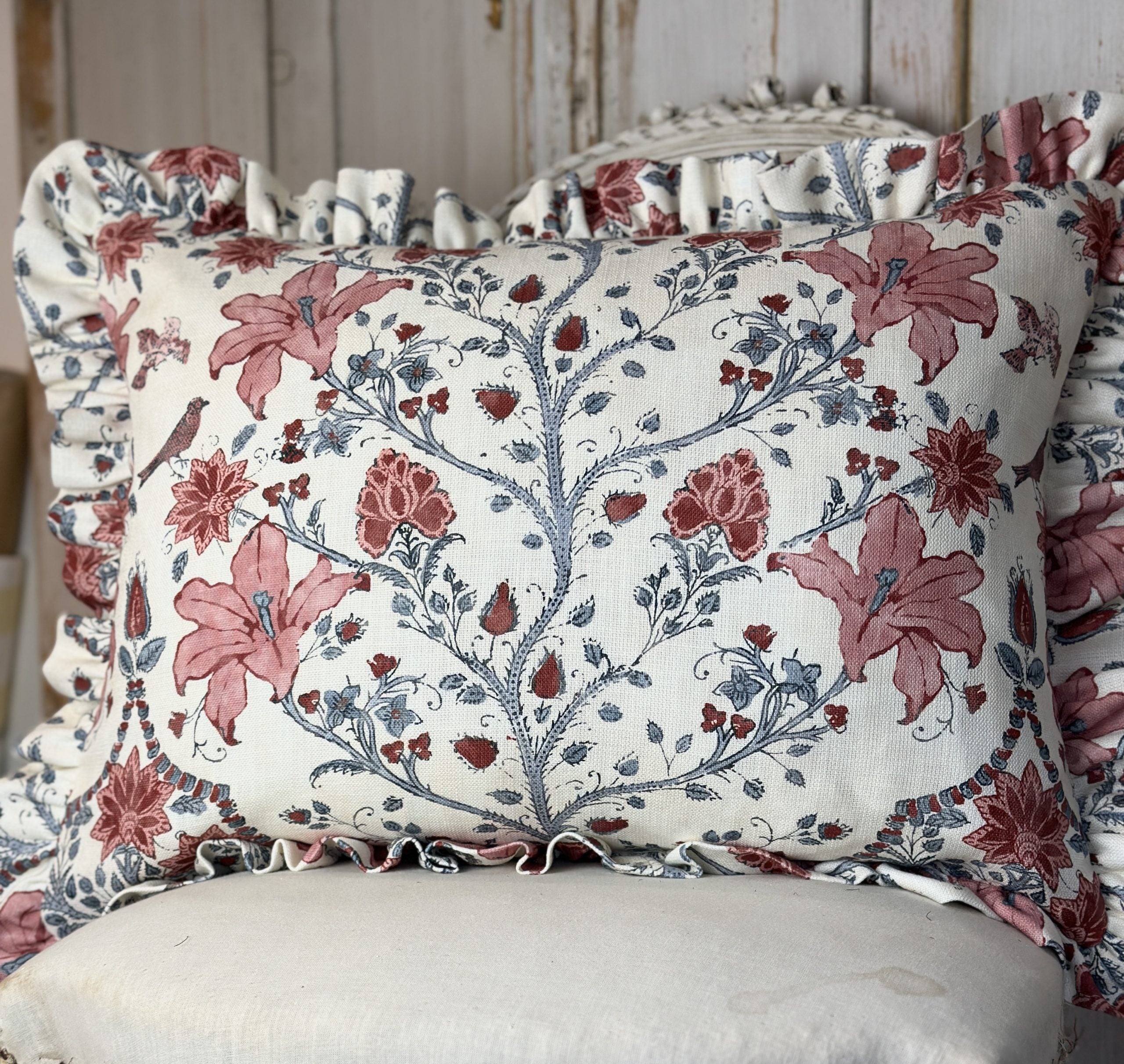 Amoli rouge large friled cushion