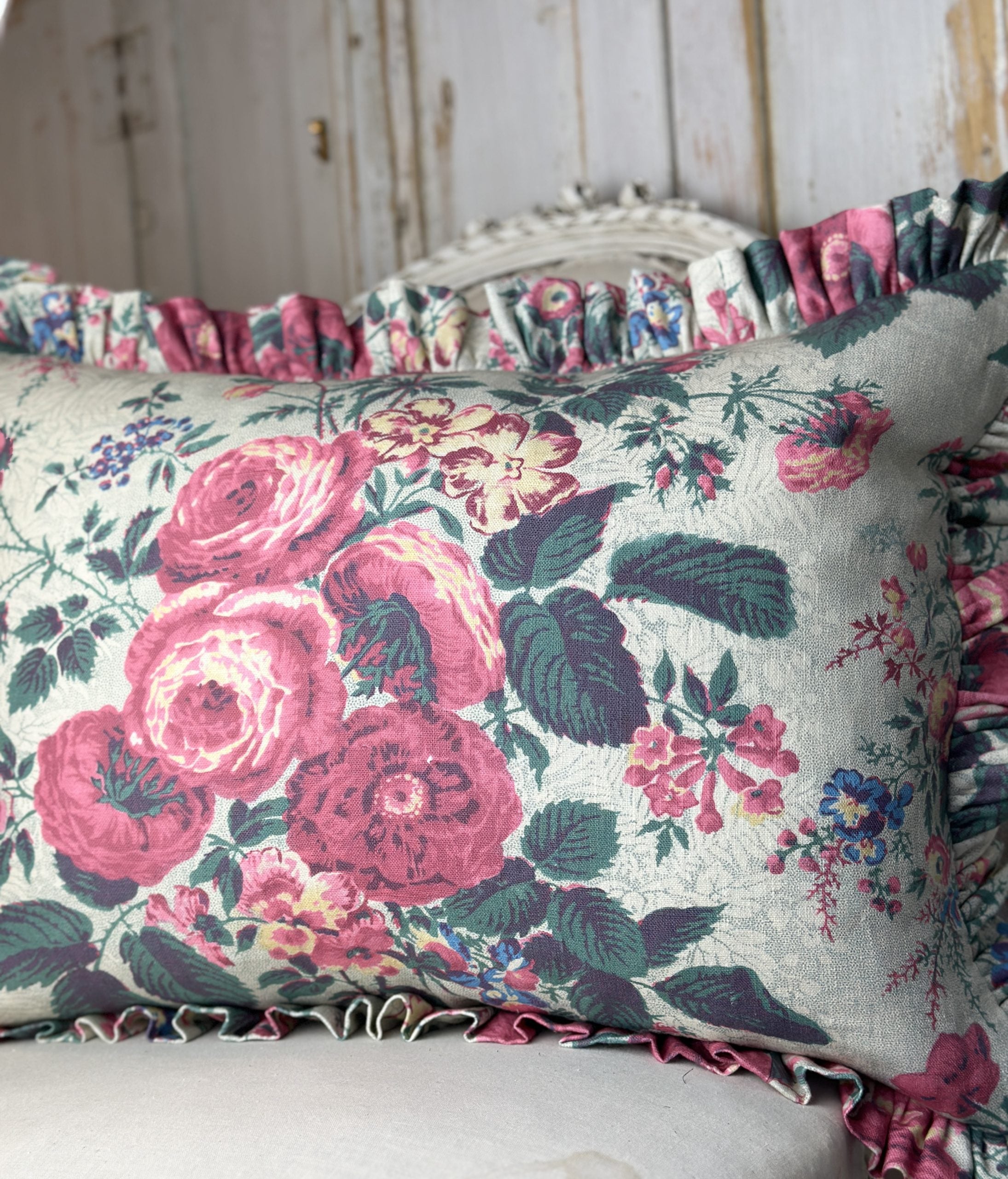 Darcy Large frilled cushion