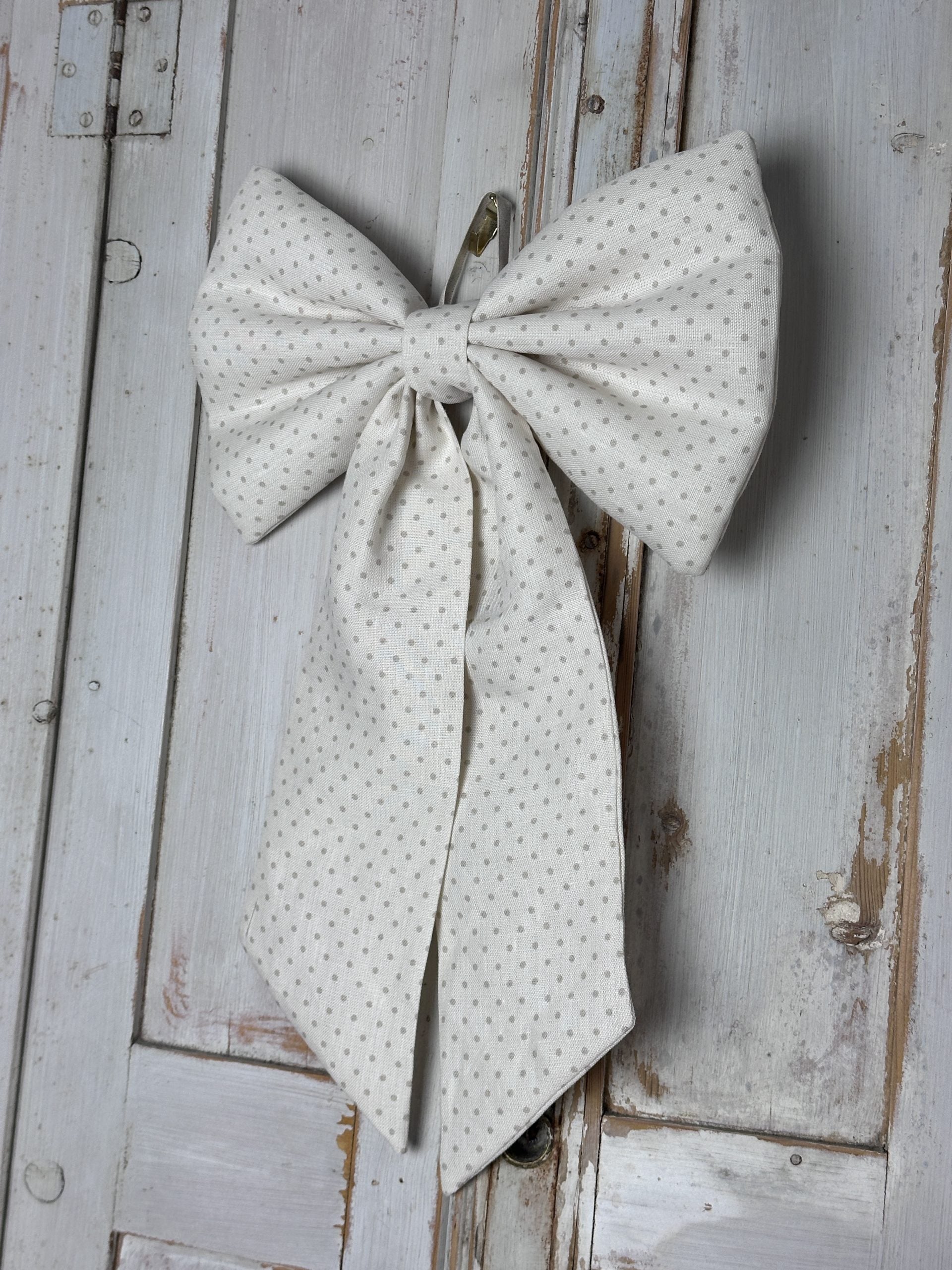Grey spot bow