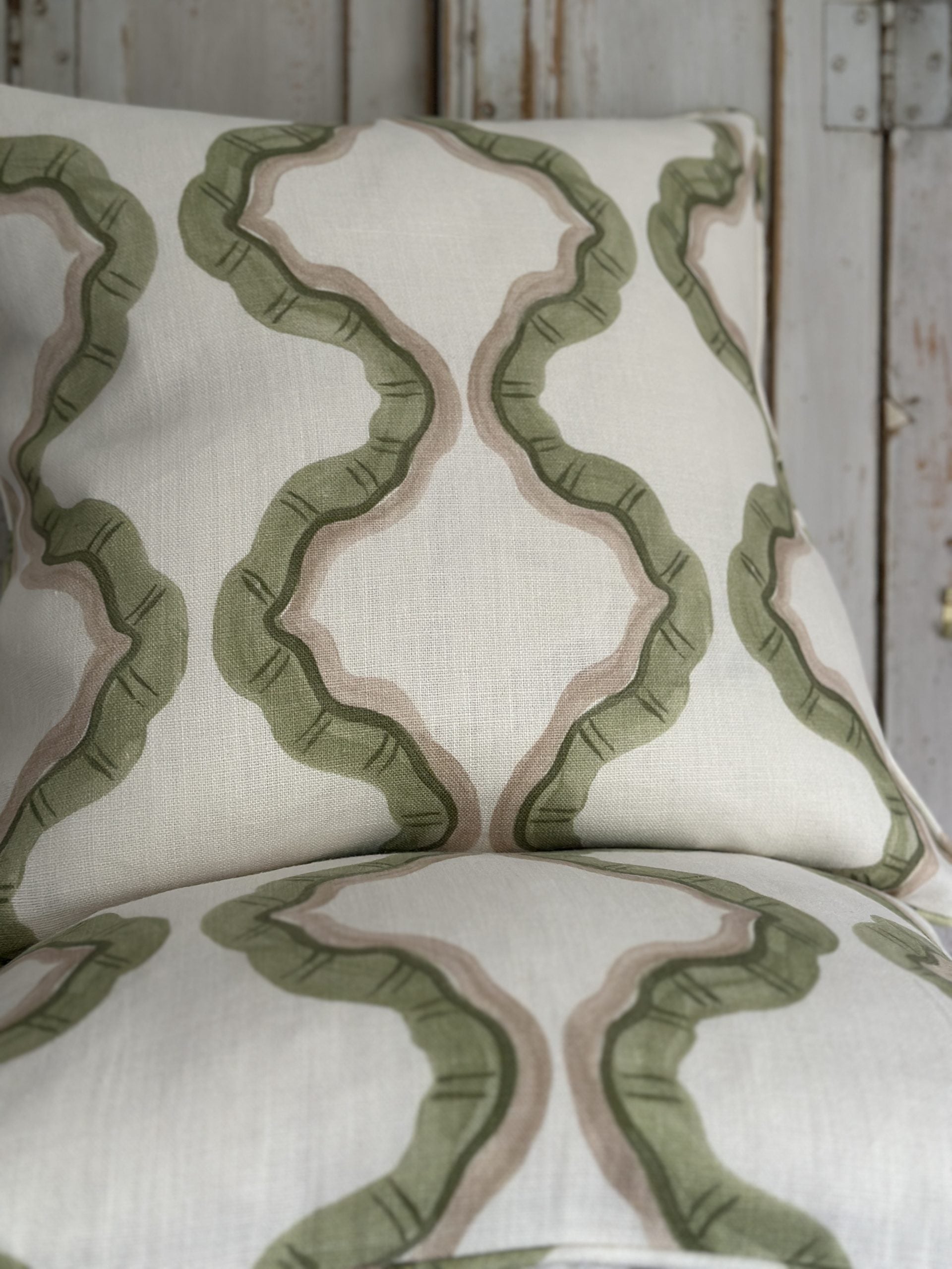 Ruffle 008 Kew large cushion