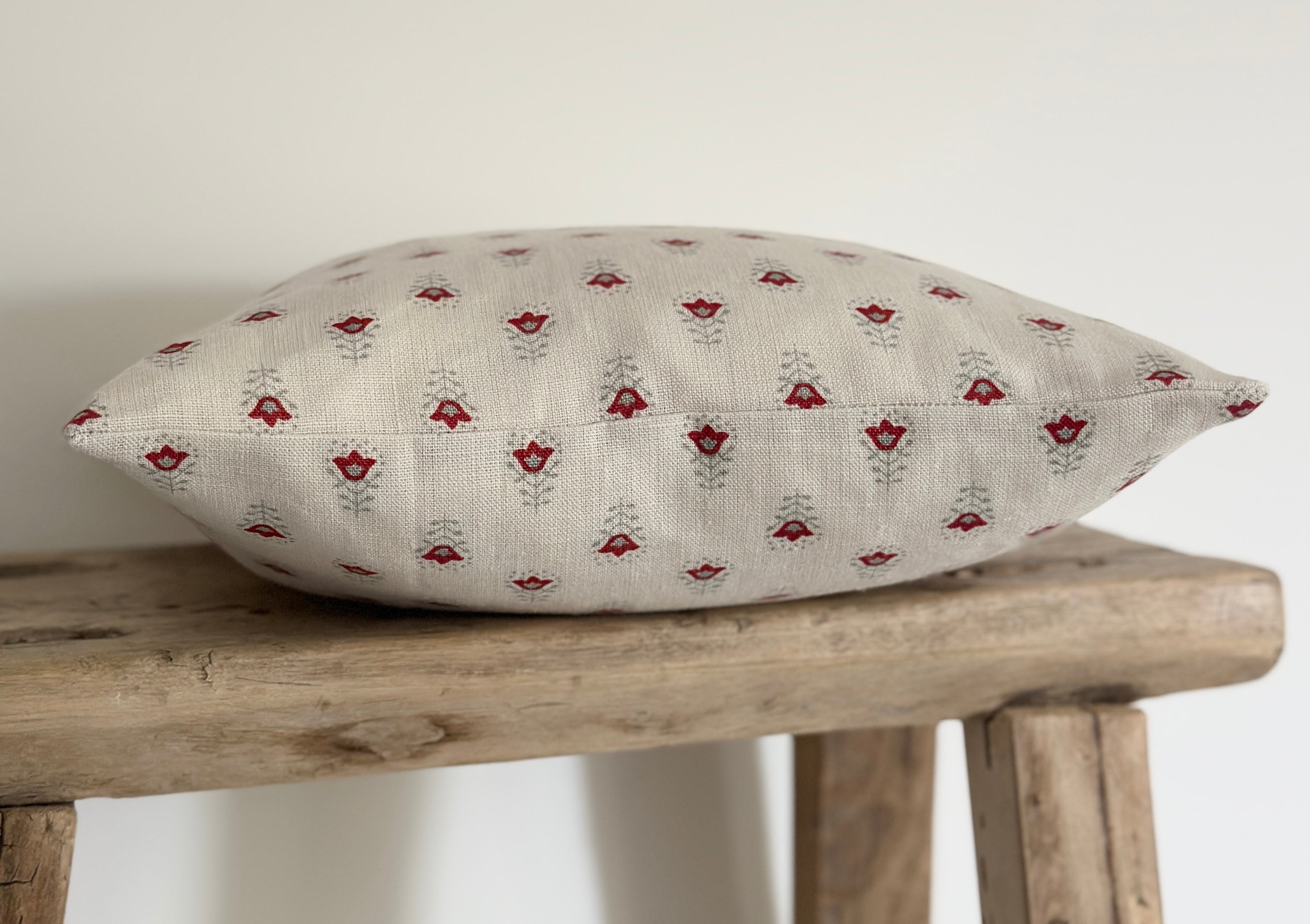 Small flower mini cushion