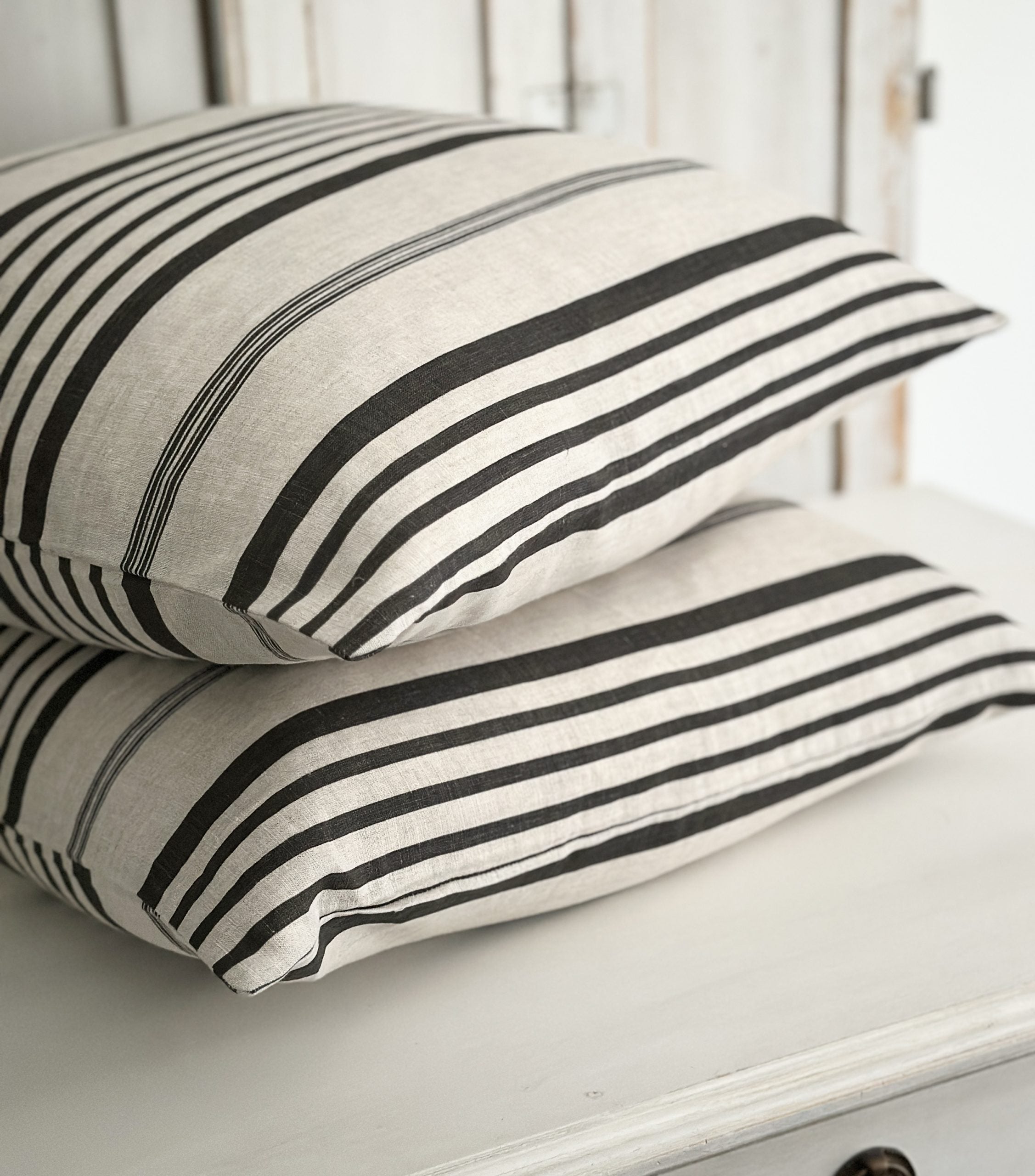 Jolly stripe black on natural cushion