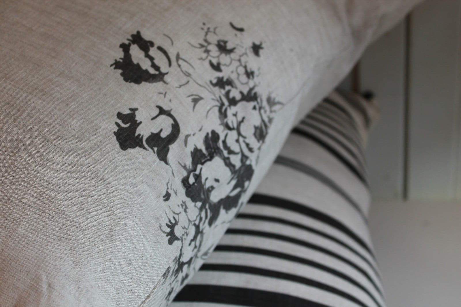 Hatley black cushion
