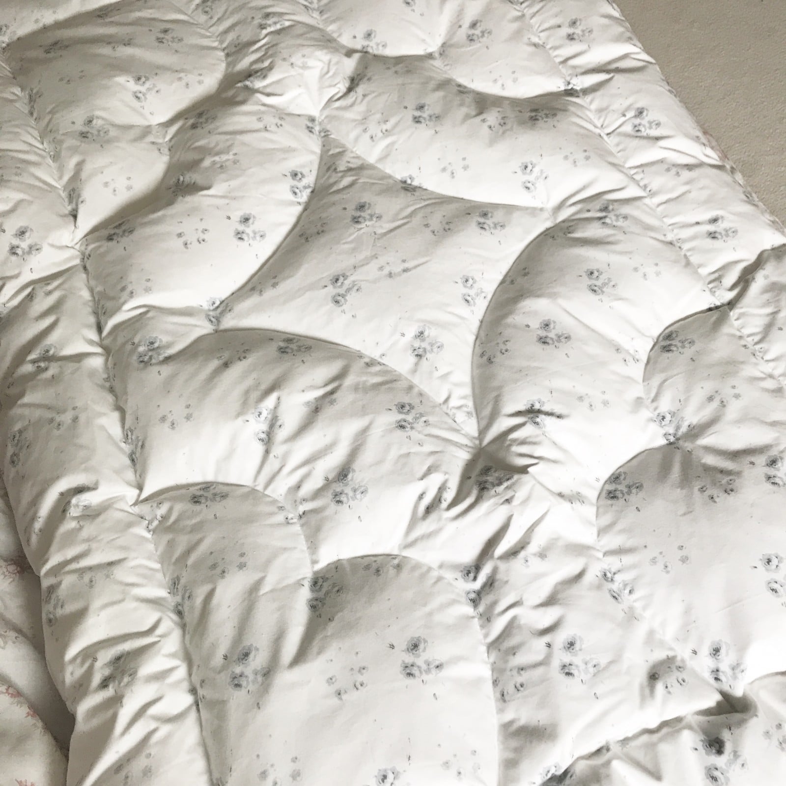 Cabbages & Roses Eiderdown single