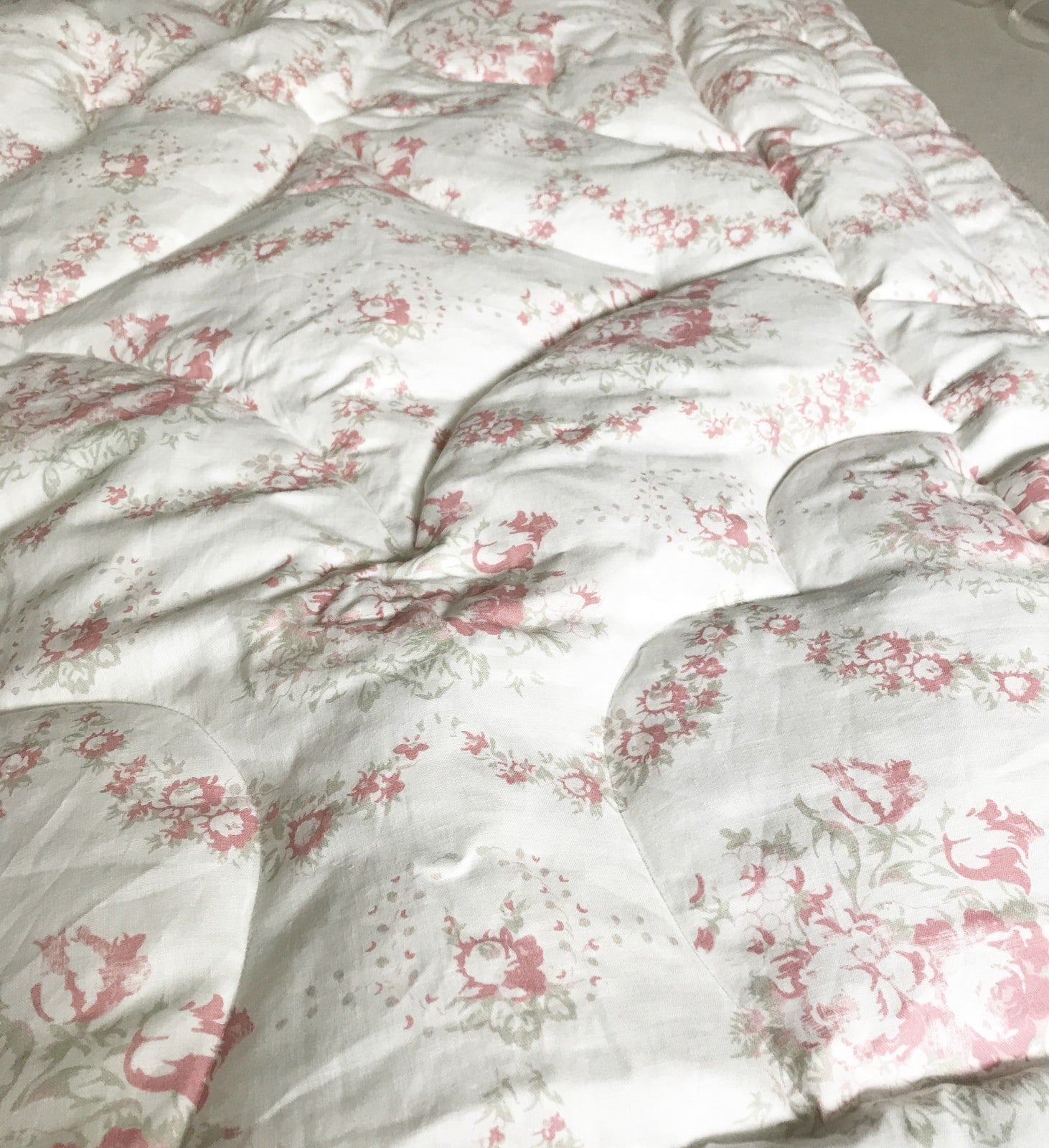 Cabbages & Roses Eiderdown single