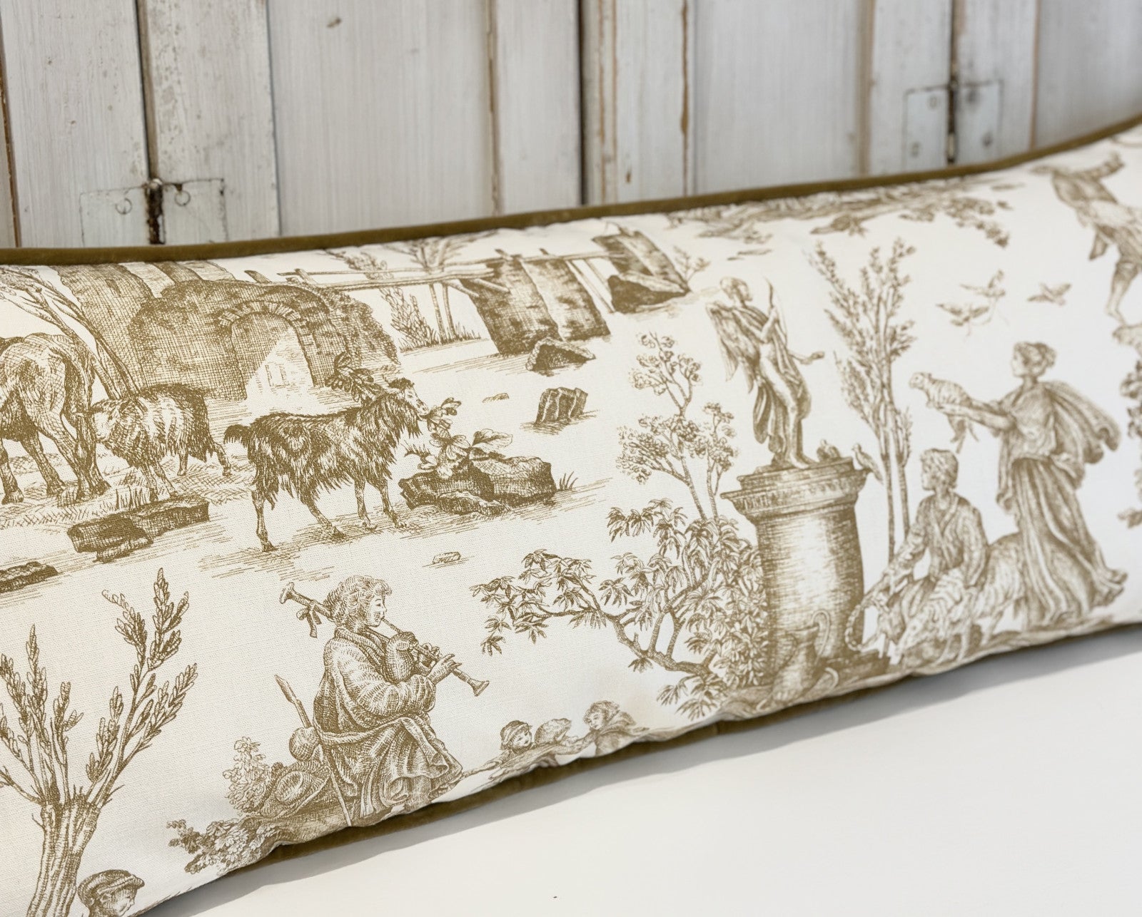 Toile Babtiste Lumber cushion