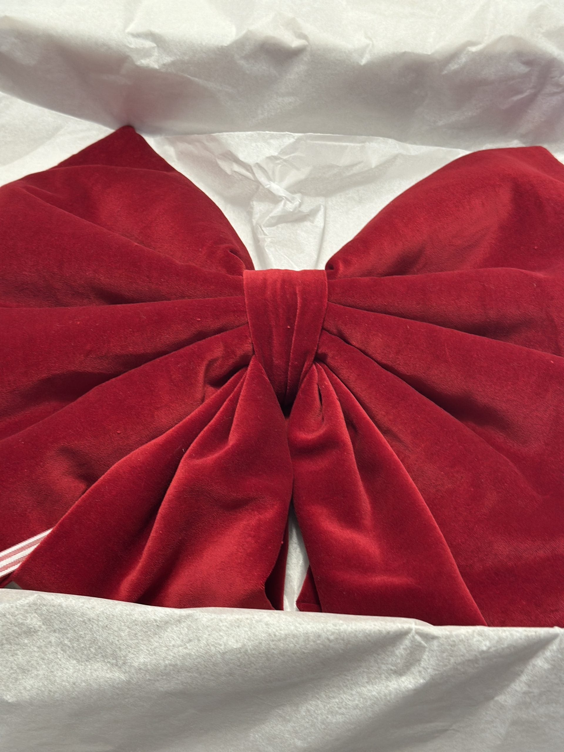Red velvet padded bow