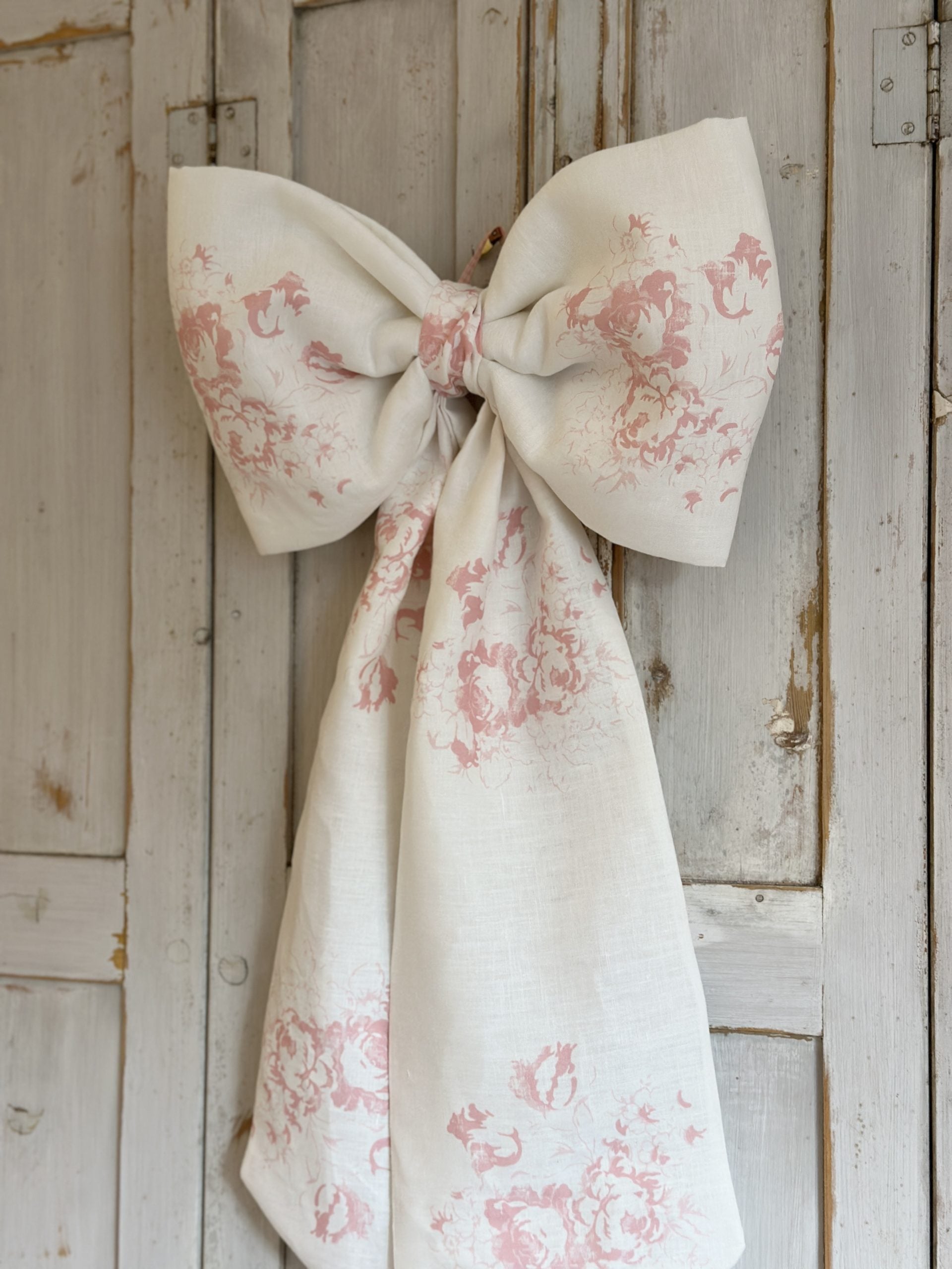 Large Hatley pink linen bow
