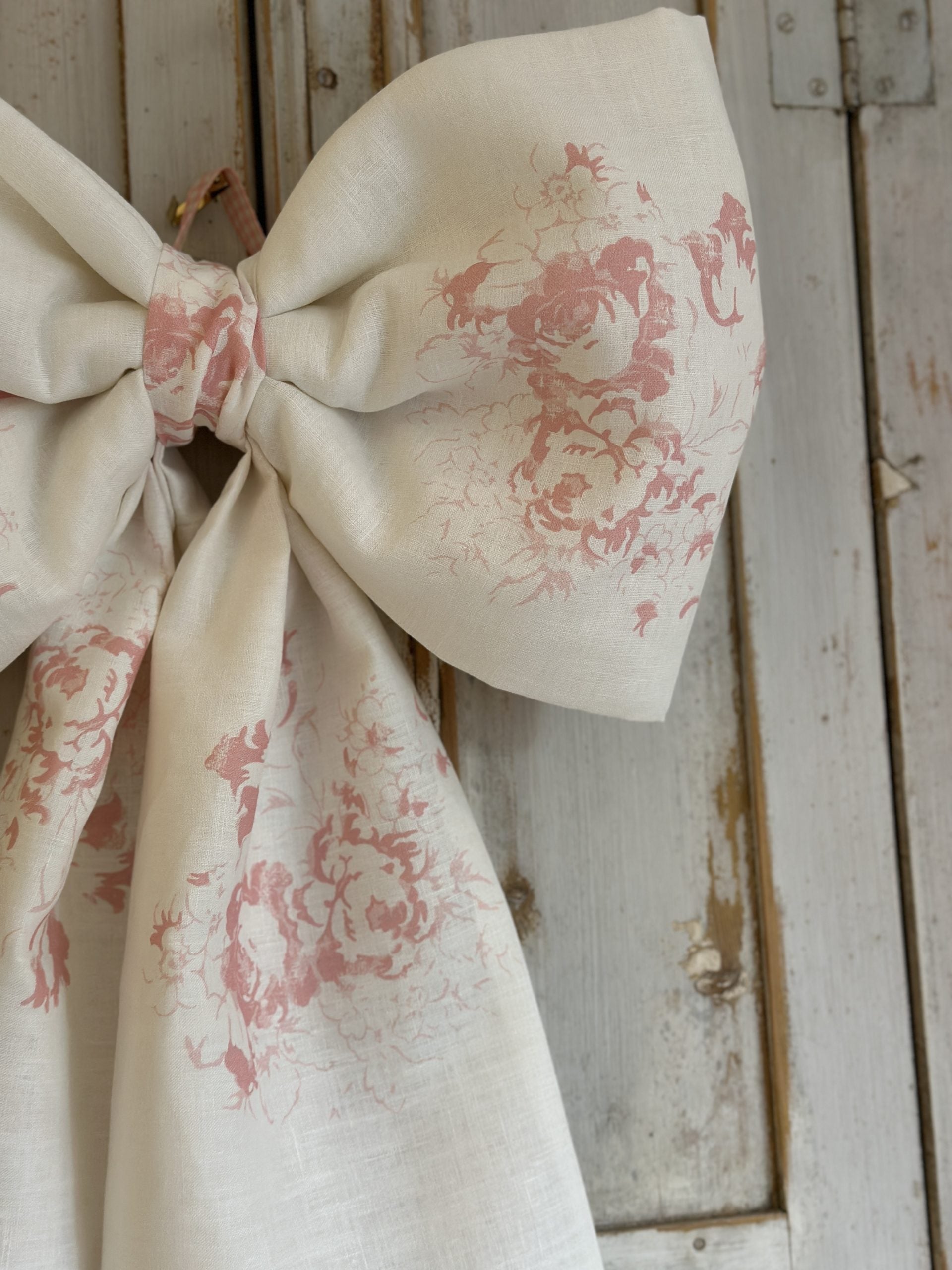Large Hatley pink linen bow