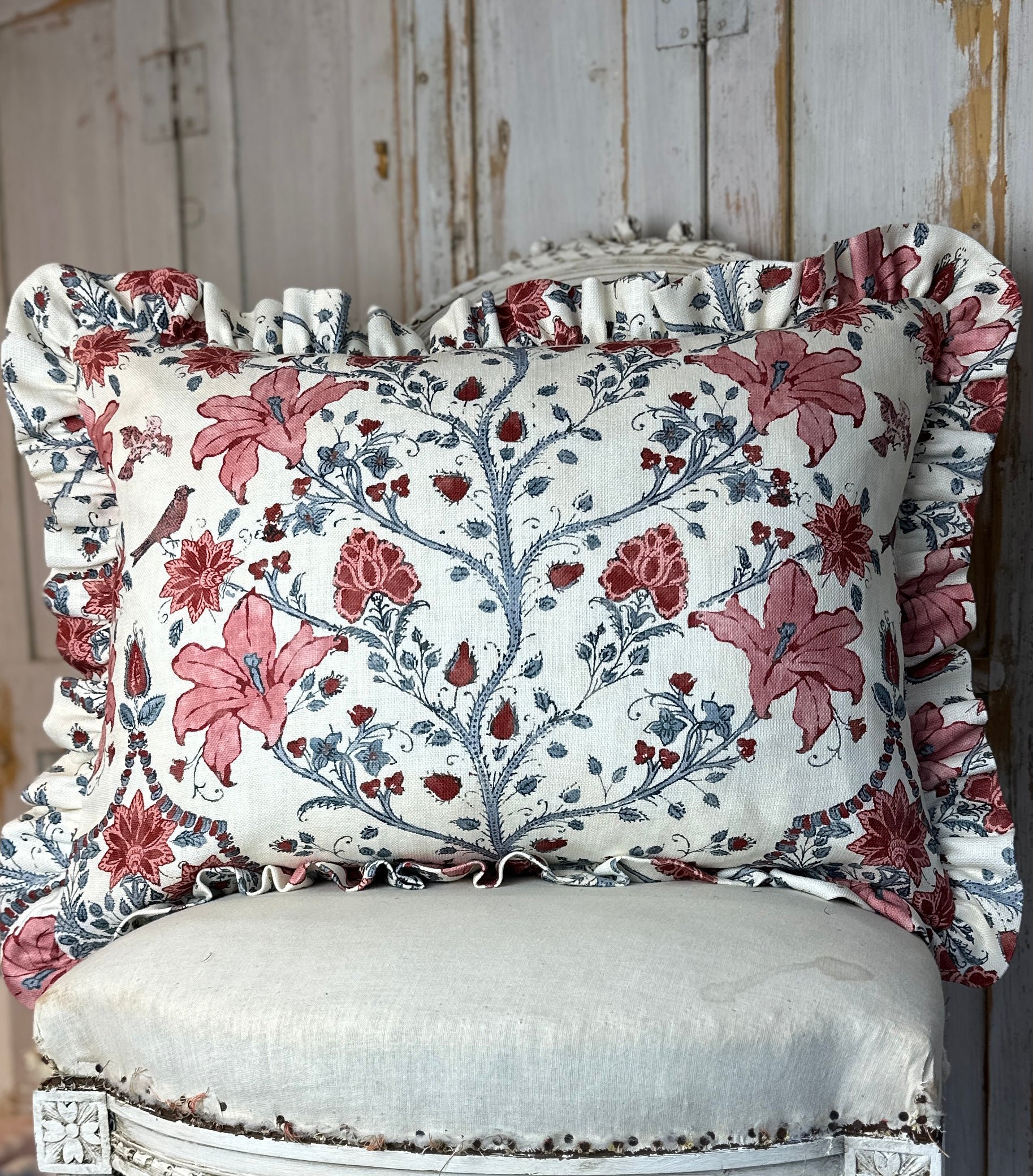 Amoli rouge large friled cushion