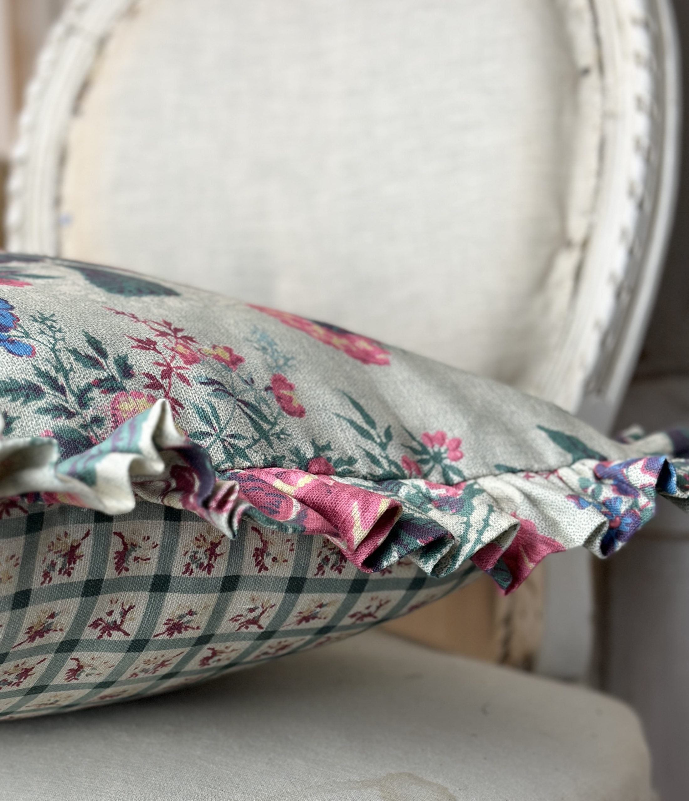 Darcy Large frilled cushion