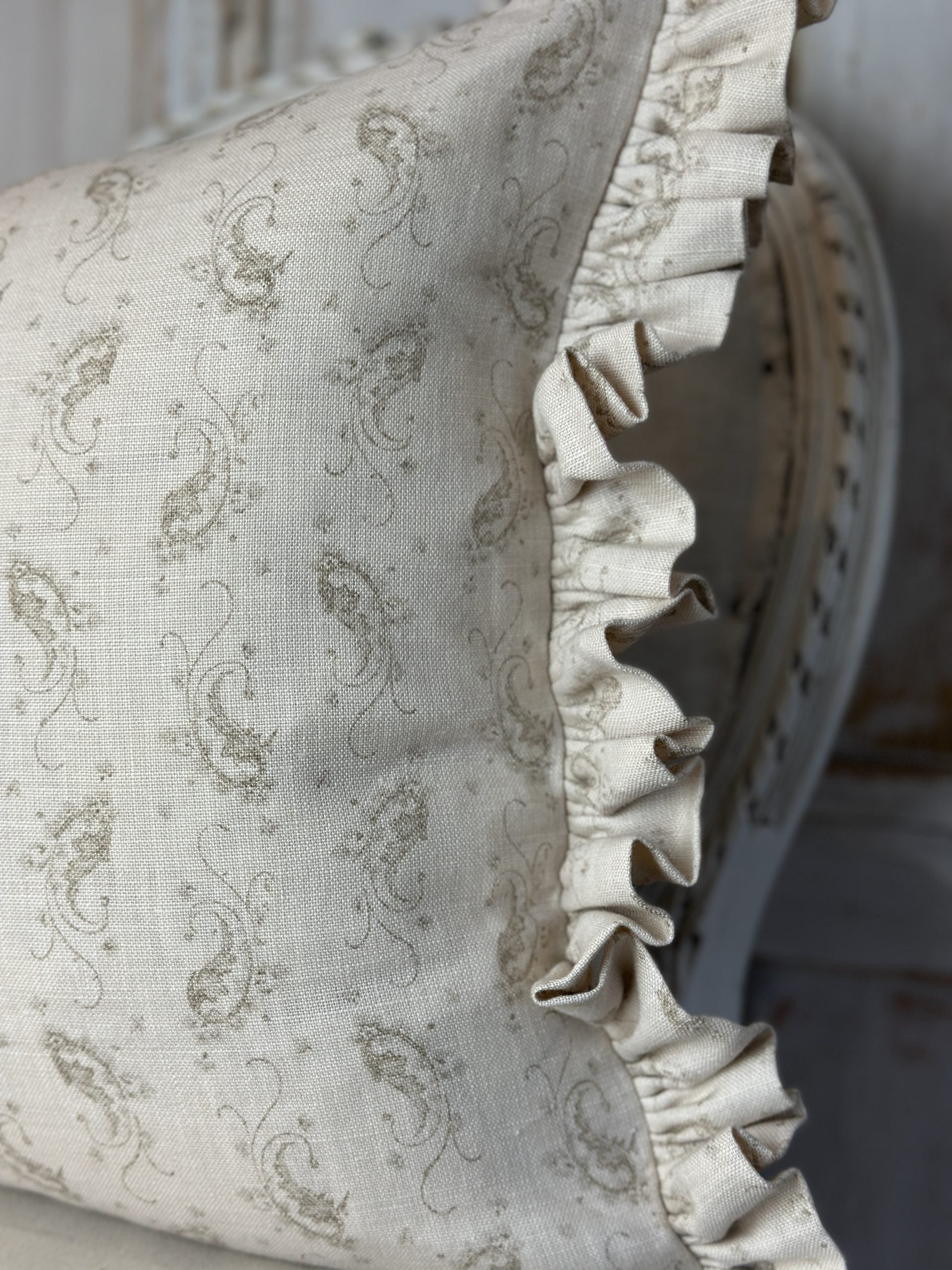 Eliza large obling cushion